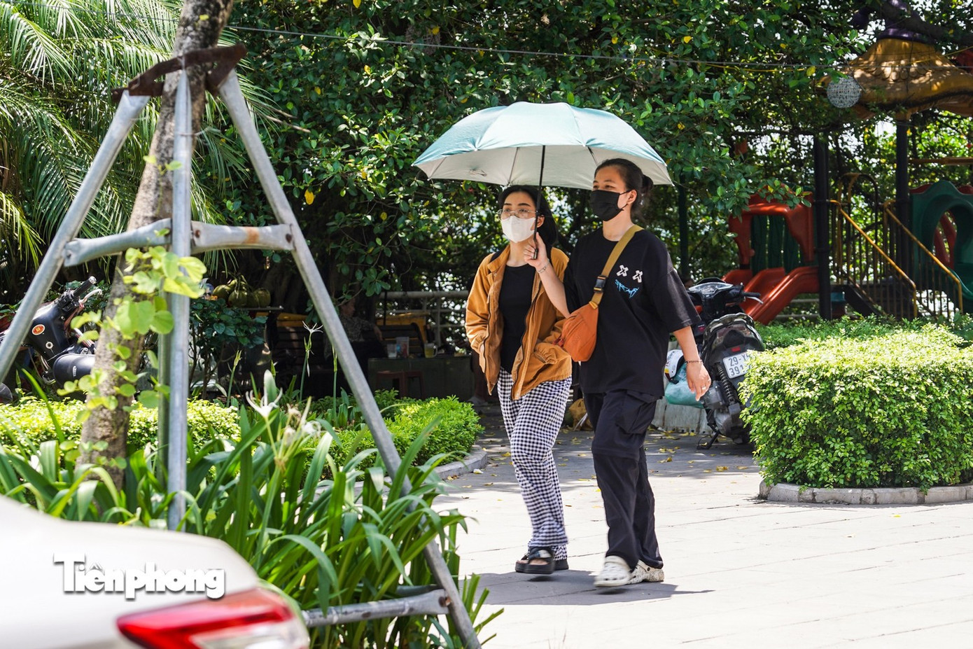 Nắng nóng gay gắt Miền Bắc , đề phòng dông Nhiệt chiều tối ngày 9 / 8 - Ảnh 1.