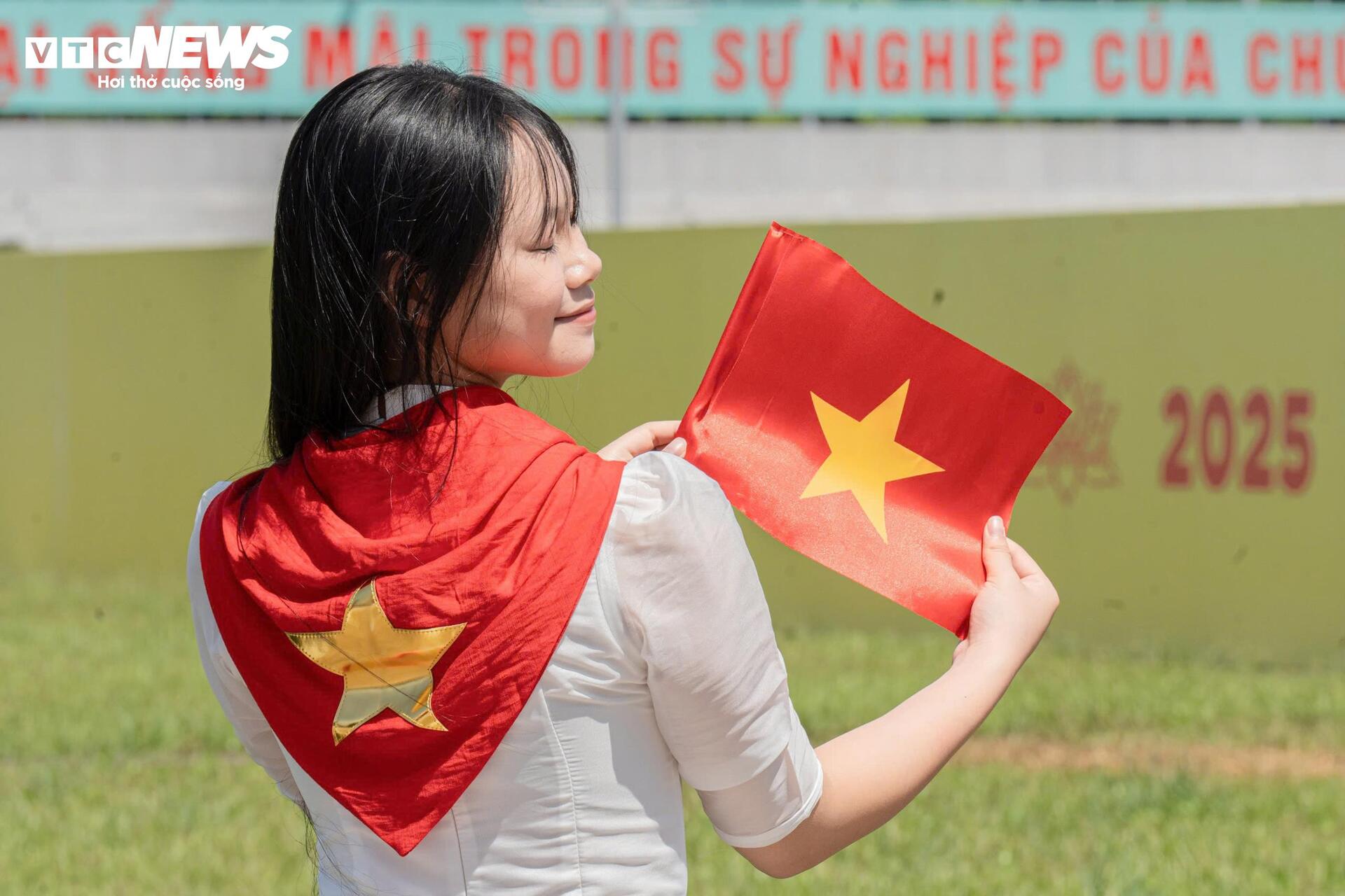 Dậy từ 4h sáng, nô nức check-in Lăng Bác dịp kỷ niệm 80 năm Quốc khánh - Ảnh 4.