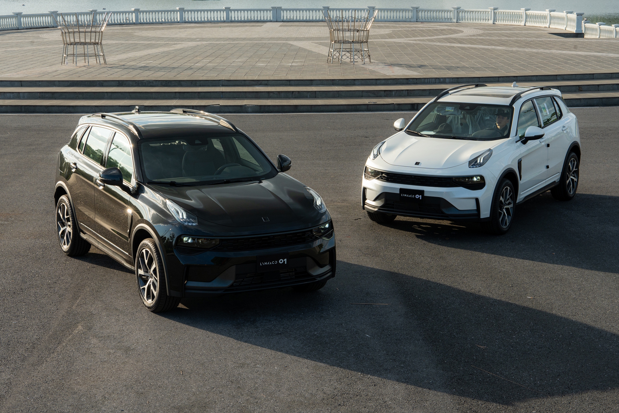 Chi tiết Lynk & Co 01 bản 'base' vừa ra mắt: Giá rẻ hơn 80 triệu đồng, bỏ một số tính năng nhưng vẫn còn ADAS - Ảnh 2.