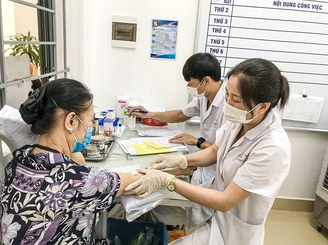 H&agrave; Nội: Người cao tuổi sẽ được kh&aacute;m sức khỏe &iacute;t nhất 1 lần/năm v&agrave; miễn ph&iacute; trợ gi&uacute;p ph&aacute;p l&yacute; - Ảnh 1.