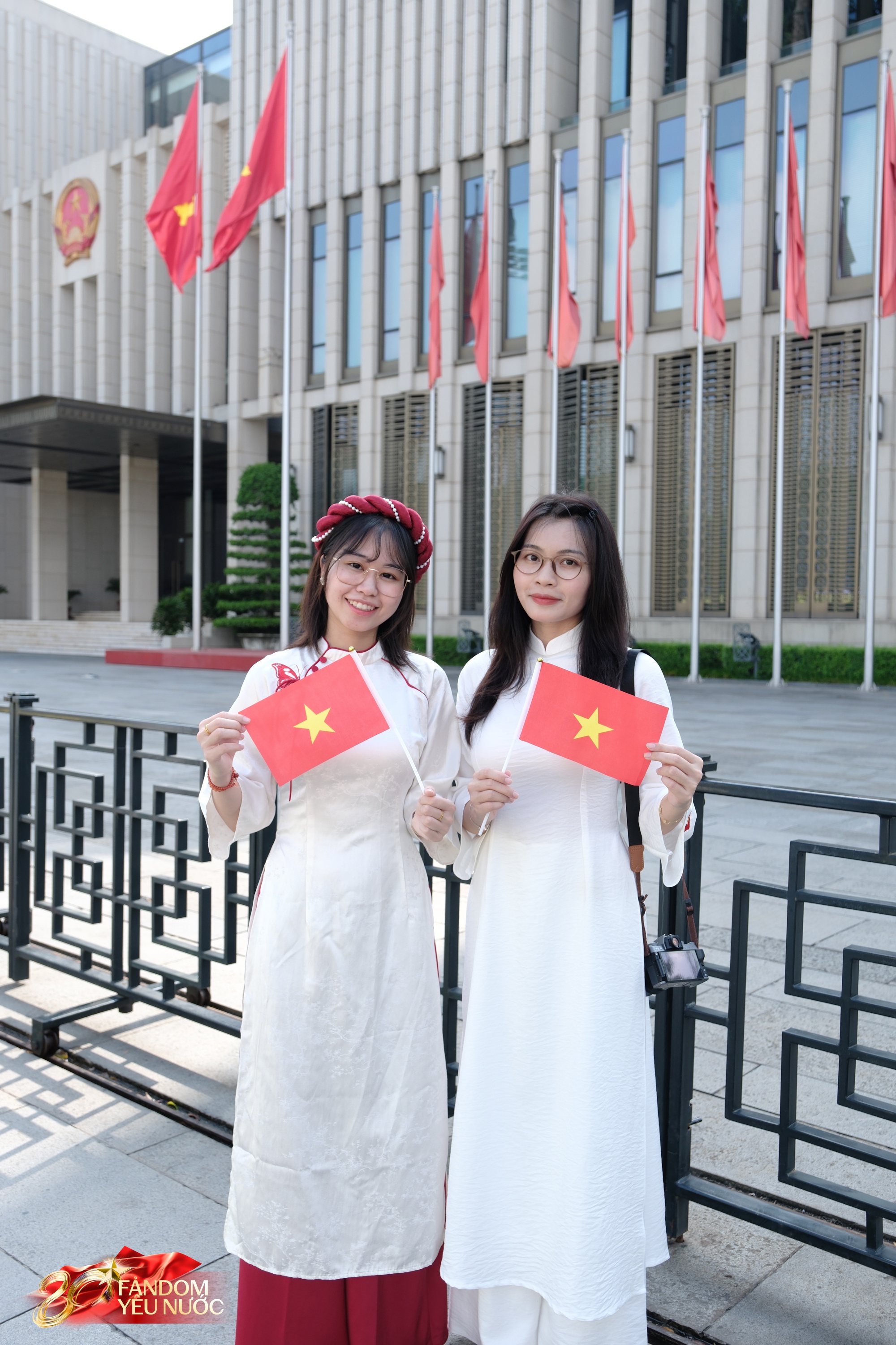 Hội nàng thơ makeup lúc 3h sáng, 6h ra Lăng Bác thì đã thấy kín người: Hé lộ chi phí bộ ảnh- Ảnh 3.