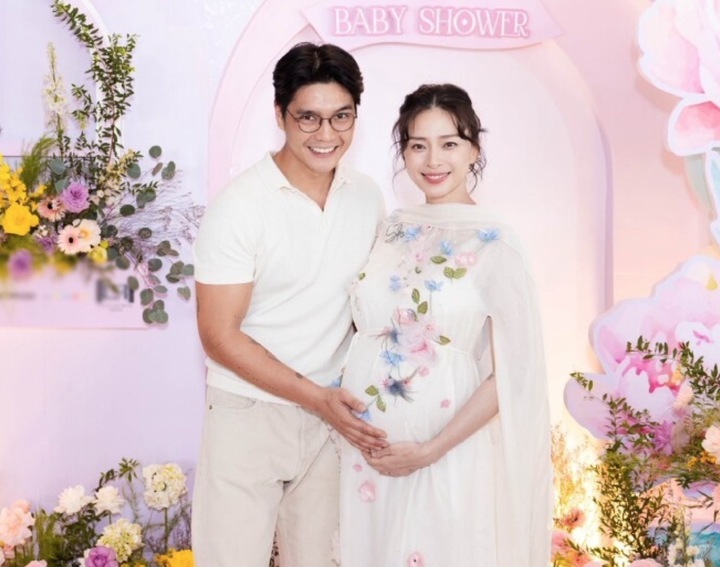 Ng&ocirc; Thanh V&acirc;n sinh con g&aacute;i đầu l&ograve;ng - Ảnh 3.