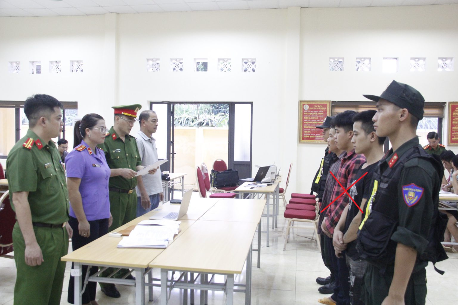 Khởi tố 42 bị can trong vụ khai thác vàng trái phép quy mô lớn tại Sơn La - Ảnh 1. Khởi tố 42 bị can trong vụ khai thác vàng trái phép quy mô lớn tại Sơn La - Ảnh 1.