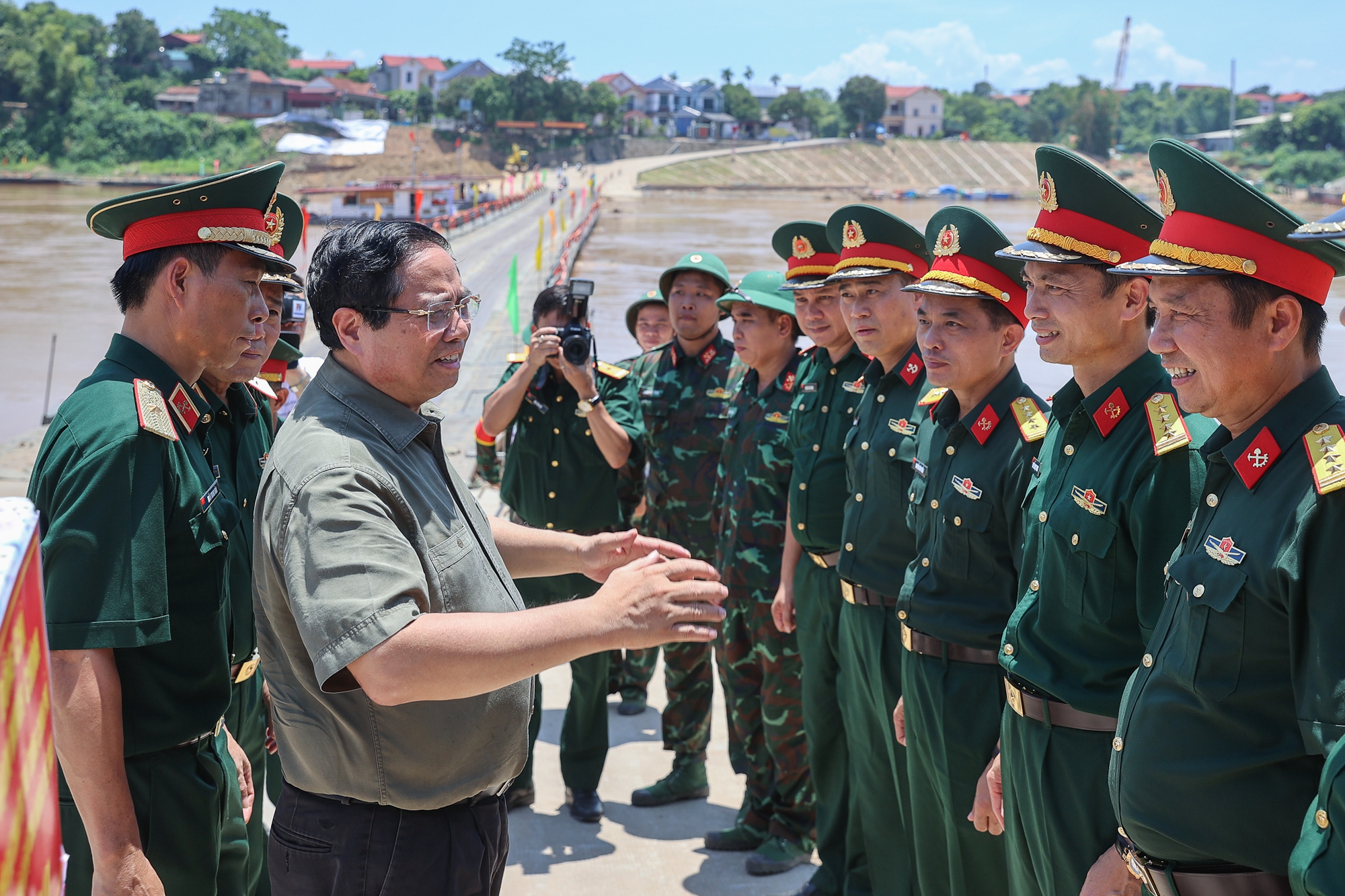 - Ảnh 3. - Ảnh 3.