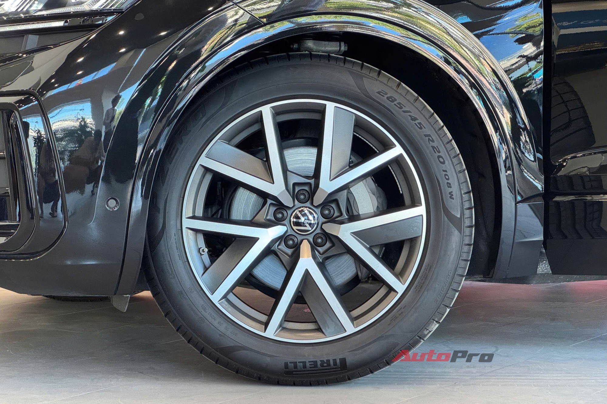 Chênh 31 triệu đồng, chọn VW Touareg 'full' hay Lexus RX 'base': Bảng so sánh dưới đây chỉ ra mọi khác biệt giữa hai xe- Ảnh 8. Chênh 31 triệu đồng, chọn VW Touareg 'full' hay Lexus RX 'base': Bảng so sánh dưới đây chỉ ra mọi khác biệt giữa hai xe- Ảnh 8.