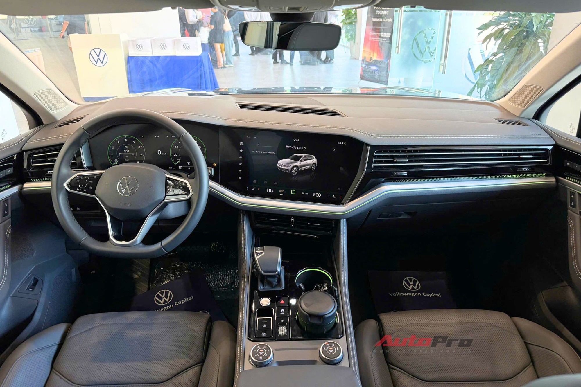 VW Touareg thêm 2 bản mới, đã về đại lý: Giá tới gần 3,4 tỷ đồng nhưng vẫn rẻ hơn Audi Q7 cả trăm triệu đồng, chưa có ADAS - Ảnh 4.