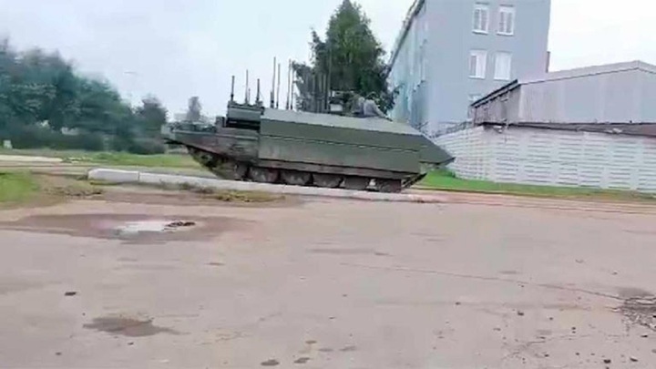 T - 72 không người lái: Bước đột phá mới của quân đội Nga trên chiến trường hiện đại - Ảnh 2.
