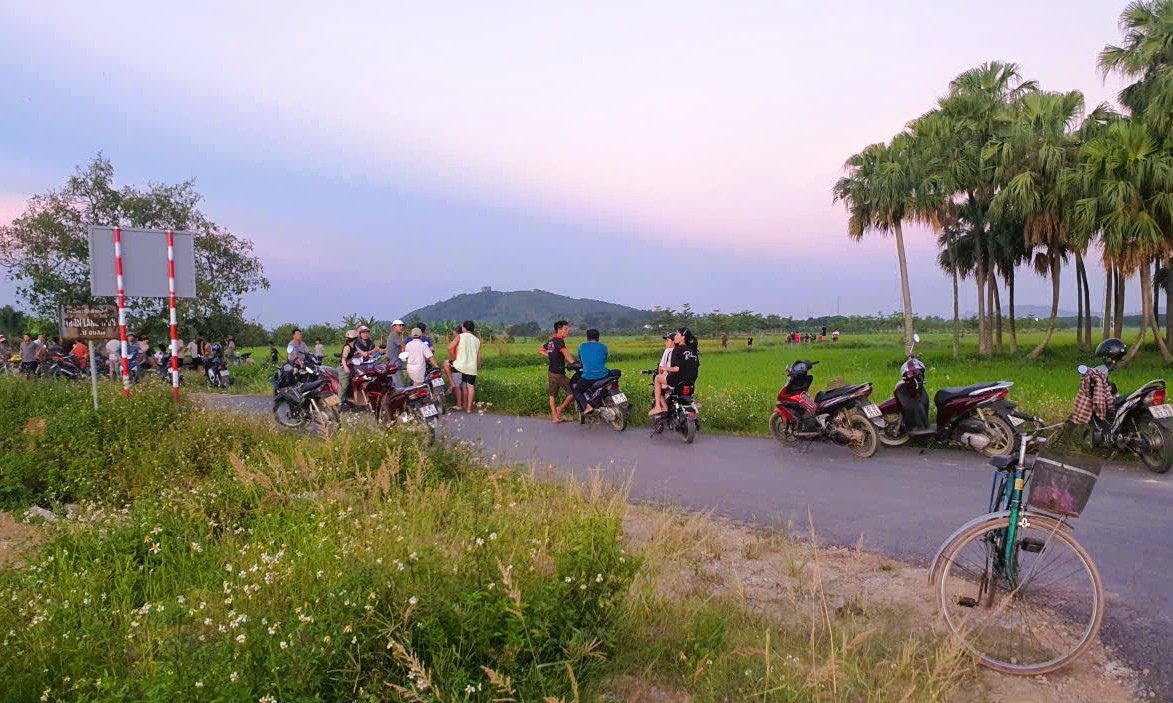 Phát hiện người đàn ông tử vong ven đường ở Thanh Hóa- Ảnh 1. Phát hiện người đàn ông tử vong ven đường ở Thanh Hóa- Ảnh 1.
