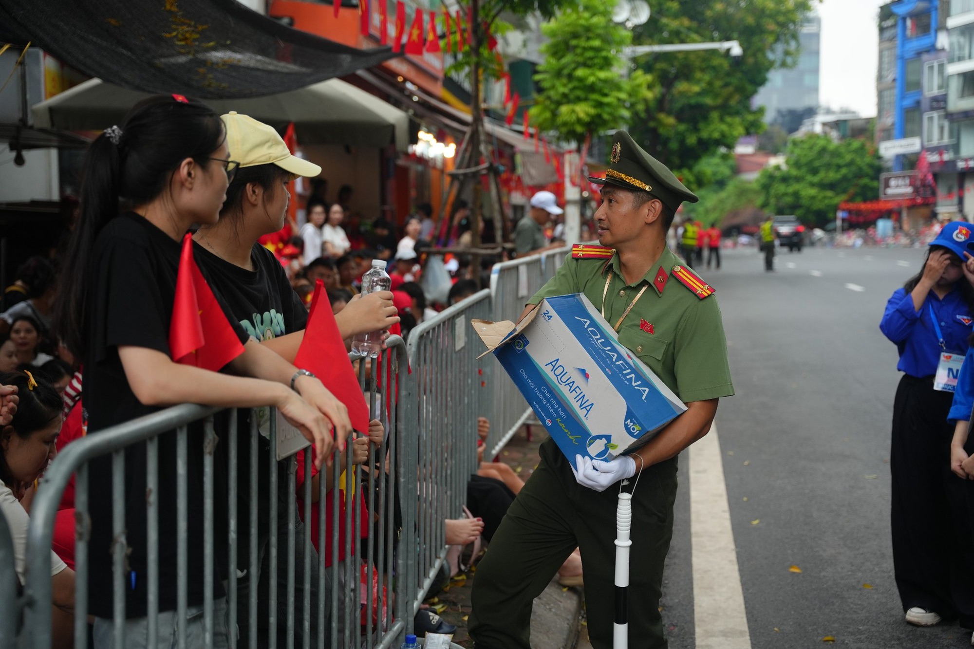 Yêu nước từ điều nhỏ bé nhất, 100 triệu người như một: Những điều NÊN LÀM trong Đại lễ 2/9 đang viral- Ảnh 1. Yêu nước từ điều nhỏ bé nhất, 100 triệu người như một: Những điều NÊN LÀM trong Đại lễ 2/9 đang viral- Ảnh 1.
