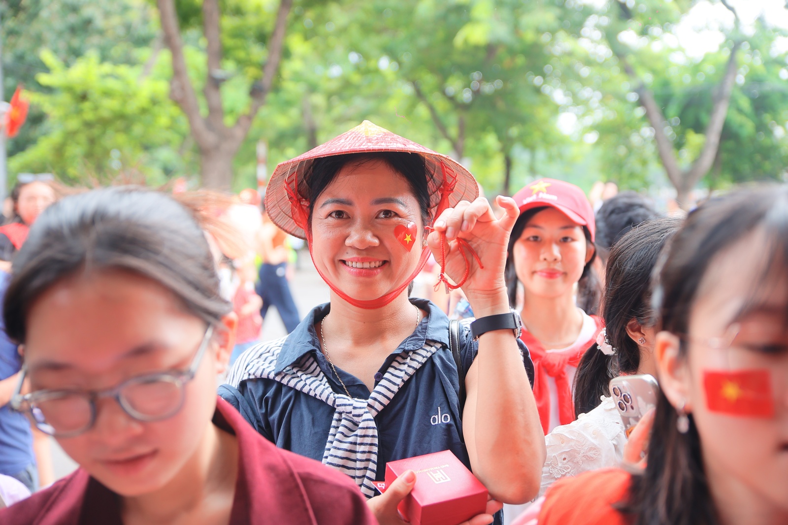 Hàng loạt "Trạm Khách A80 - Tự hào Việt Nam", điểm dừng chân đặc biệt cho người dân đi xem diễu binh ngày 2/9 - Ảnh 3. Hàng loạt "Trạm Khách A80 - Tự hào Việt Nam", điểm dừng chân đặc biệt cho người dân đi xem diễu binh ngày 2/9 - Ảnh 3.