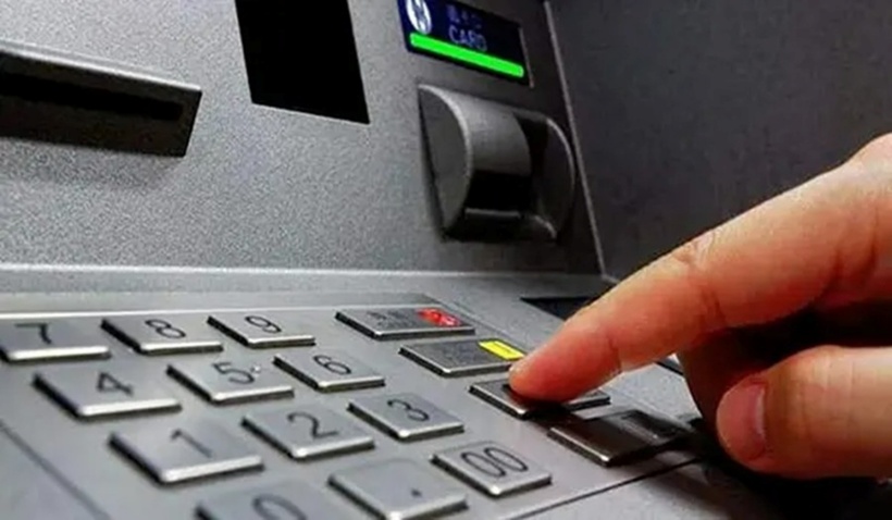 Chiêu tiết kiệm phí rút tiền tại ATM - Ảnh 1. Chiêu tiết kiệm phí rút tiền tại ATM - Ảnh 1.