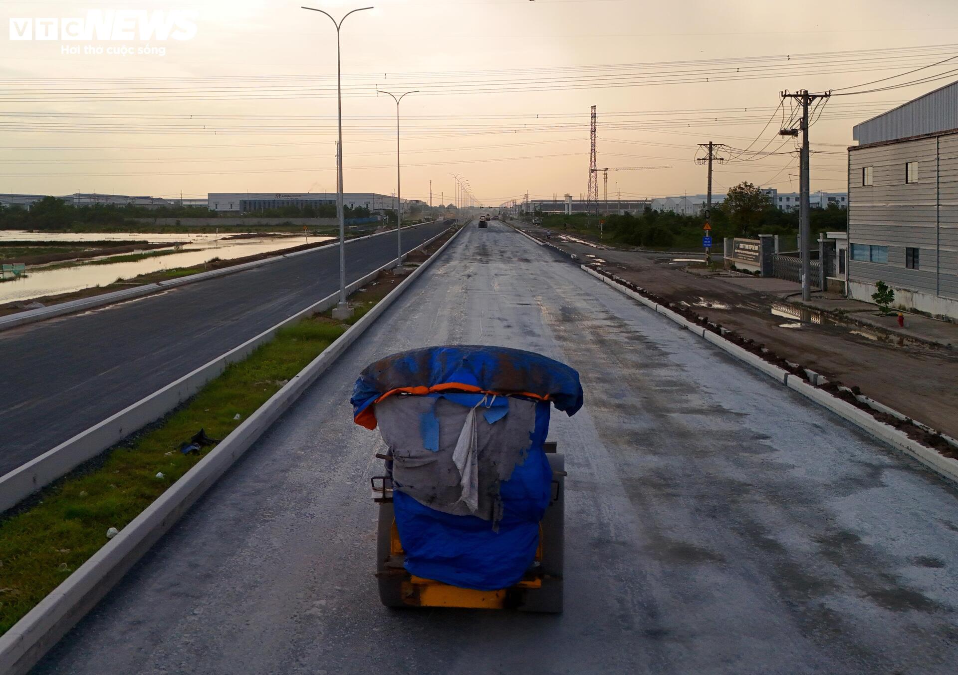 Cận cảnh đường nghìn tỷ kết nối giao thông Tây Ninh với TP.HCM - Ảnh 7. Cận cảnh đường nghìn tỷ kết nối giao thông Tây Ninh với TP.HCM - Ảnh 7.
