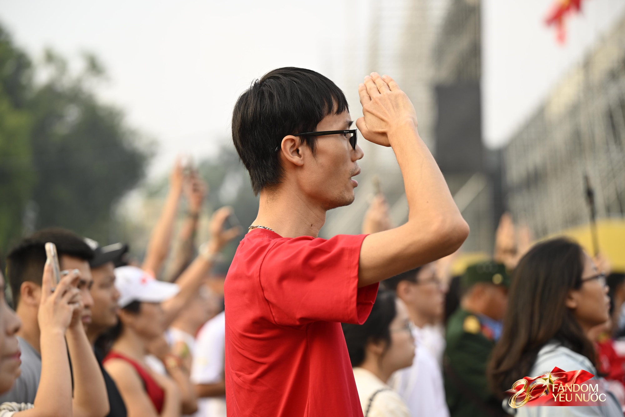 Ngày đầu tiên của tháng 9, hàng nghìn người dân đổ về Quảng trường Ba Đình tham dự Lễ Thượng cờ- Ảnh 6. Ngày đầu tiên của tháng 9, hàng nghìn người dân đổ về Quảng trường Ba Đình tham dự Lễ Thượng cờ- Ảnh 6.