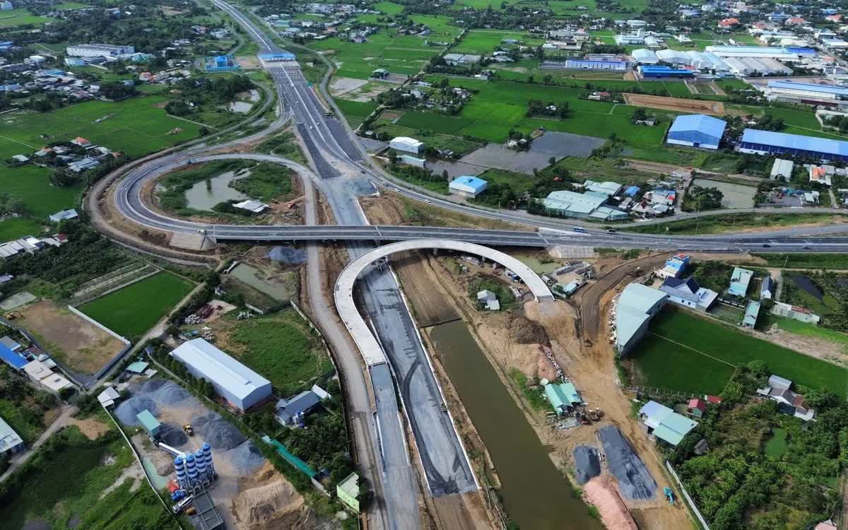 Vingroup, Sun Group, THACO, DonaCoop muốn rót hàng trăm nghìn tỷ làm metro, cảng biển, khởi động cuộc xây hạ tầng lớn chưa từng có ở miền Nam - Ảnh 4. Vingroup, Sun Group, THACO, DonaCoop muốn rót hàng trăm nghìn tỷ làm metro, cảng biển, khởi động cuộc xây hạ tầng lớn chưa từng có ở miền Nam - Ảnh 4.