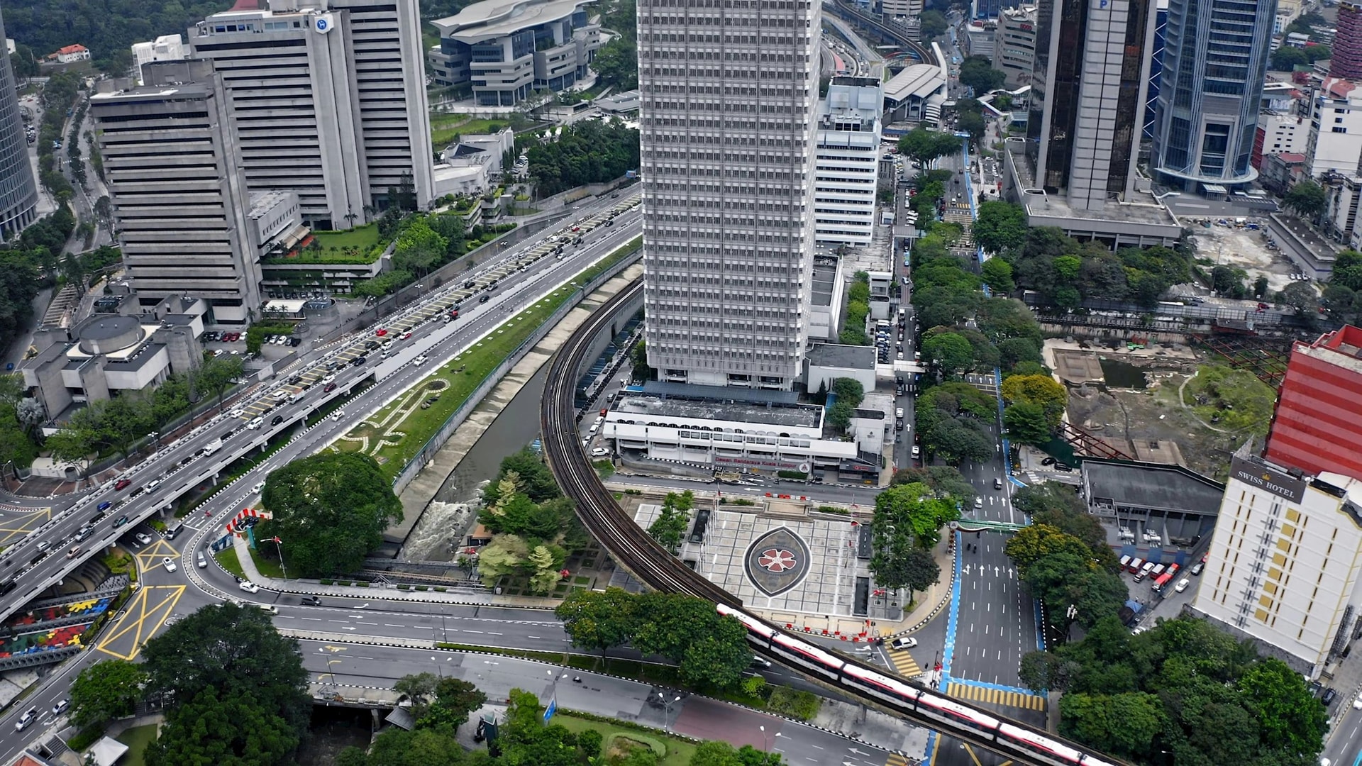 Nước ASEAN từng có nửa dân số đói nghèo, nay GDP đầu người đã gấp chục lần một nước khác - Ảnh 1. Nước ASEAN từng có nửa dân số đói nghèo, nay GDP đầu người đã gấp chục lần một nước khác - Ảnh 1.