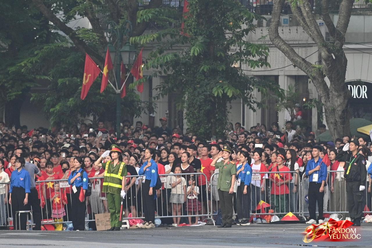 6h30 sáng 2/9: Lễ diễu binh diễu hành kỷ niệm 80 năm Quốc khánh chính thức bắt đầu- Ảnh 1.