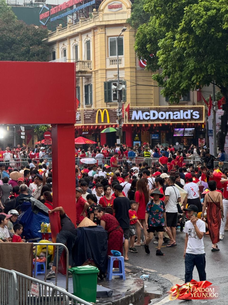 Cảnh tượng trên đường phố Hà Nội 12 tiếng trước ngày diễu binh A80- Ảnh 21.