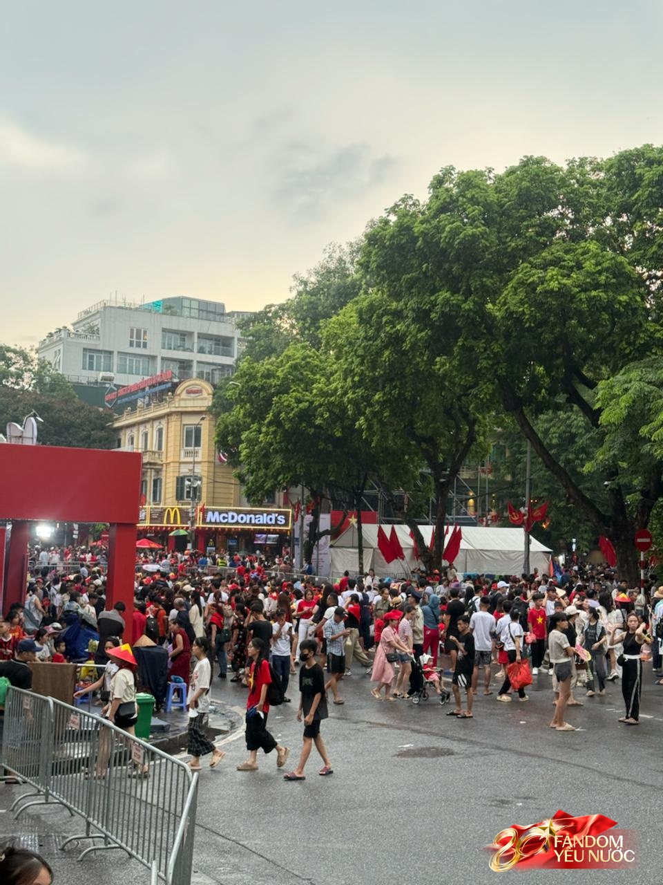 Cảnh tượng trên đường phố Hà Nội 12 tiếng trước ngày diễu binh A80- Ảnh 20.