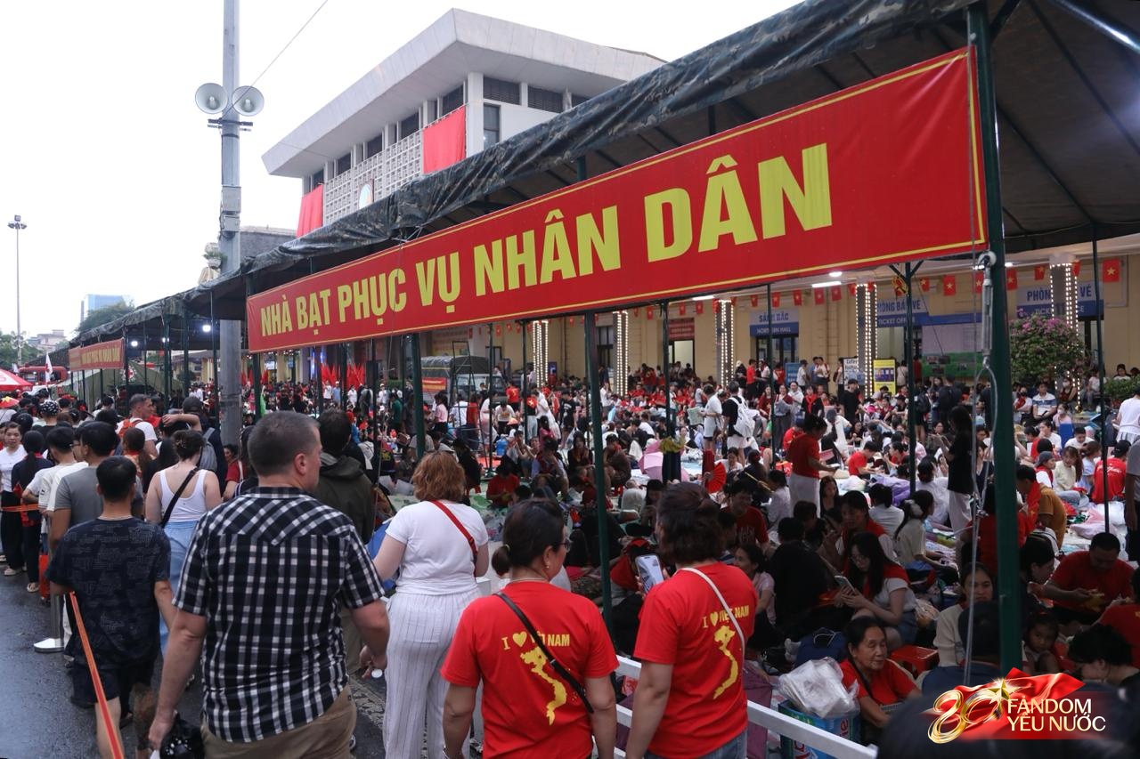 Cảnh tượng trên đường phố Hà Nội 12 tiếng trước ngày diễu binh A80- Ảnh 2.