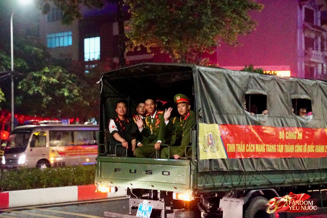5 giờ sáng tại Quảng trường Ba Đình: Các khối đã bắt đầu di chuyển vào vị trí- Ảnh 9.