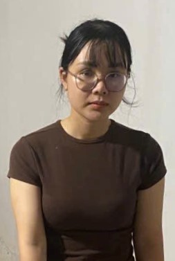 Tạm giữ h&igrave;nh sự "hotgirl" Ph&ugrave;ng Thị Kh&aacute;nh Linh - Ảnh 1.