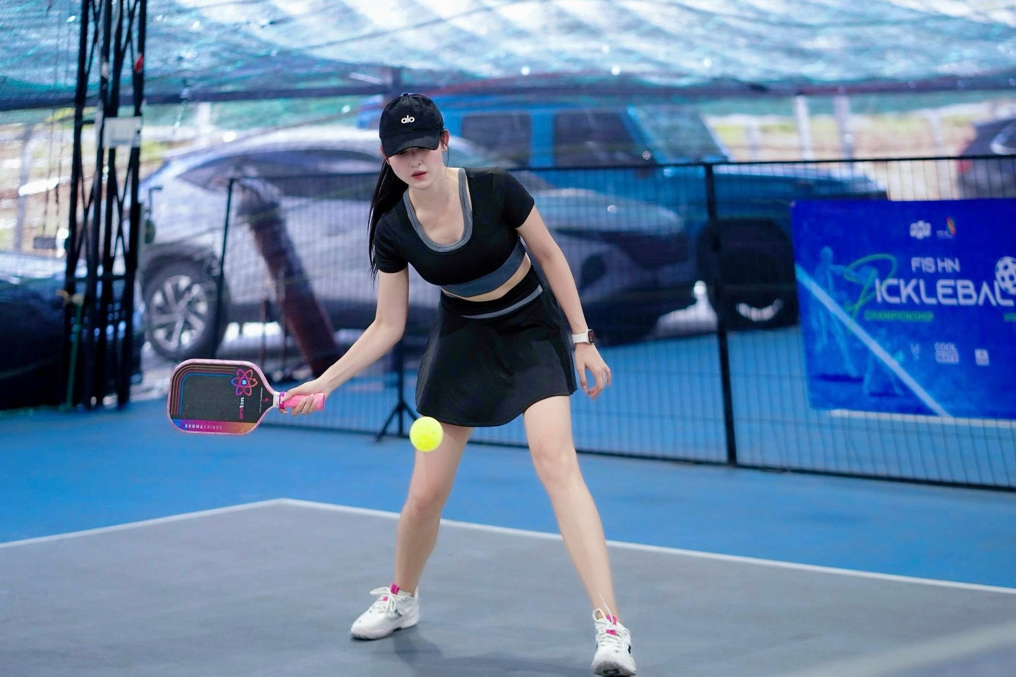 Á hậu Huyền My chăm tập thể thao hết cỡ: Từ pickleball, golf đến yoga đều "cân đẹp", bảo sao dáng nuột nà đến thế - Ảnh 3. Á hậu Huyền My chăm tập thể thao hết cỡ: Từ pickleball, golf đến yoga đều "cân đẹp", bảo sao dáng nuột nà đến thế - Ảnh 3.