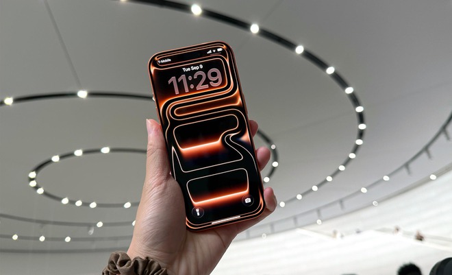 iPhone 17 Pro Max chính thức ra mắt: Thiết kế mới gây tranh cãi, giá tăng lên mức từ 38 triệu, Việt Nam mở bán sớm nhất cùng các thị trường top đầu - Ảnh 2. iPhone 17 Pro Max chính thức ra mắt: Thiết kế mới gây tranh cãi, giá tăng lên mức từ 38 triệu, Việt Nam mở bán sớm nhất cùng các thị trường top đầu - Ảnh 2.