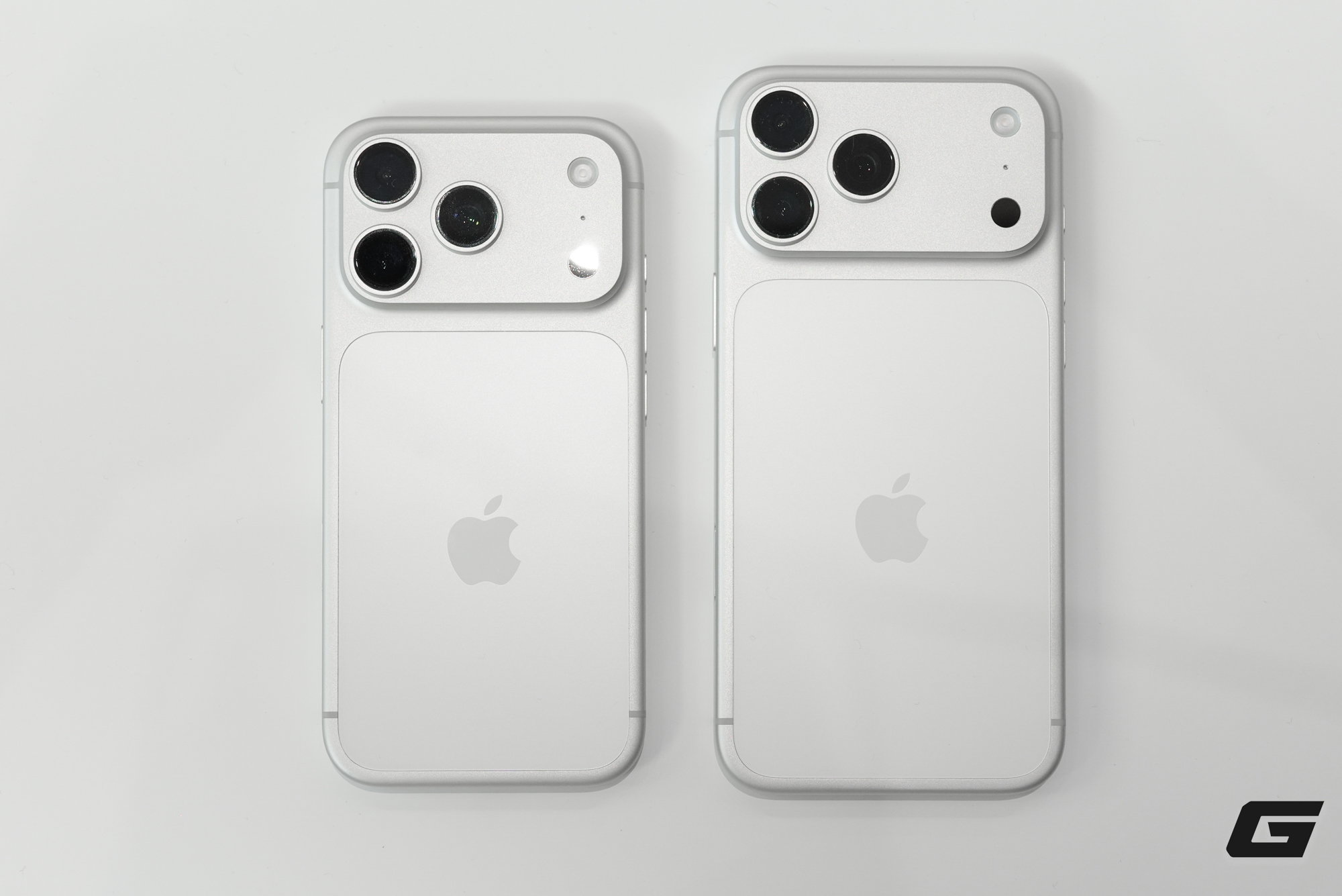 Trên tay iPhone 17 Pro Max tại Mỹ: Camera nâng cấp lớn, bộ ba chip mới A19 Pro + N1 + C1X, pin trâu nhất lịch sử nhưng phải đánh đổi dày và nặng hơn, giá tại Việt Nam cũng cao hơn- Ảnh 13. Trên tay iPhone 17 Pro Max tại Mỹ: Camera nâng cấp lớn, bộ ba chip mới A19 Pro + N1 + C1X, pin trâu nhất lịch sử nhưng phải đánh đổi dày và nặng hơn, giá tại Việt Nam cũng cao hơn- Ảnh 13.