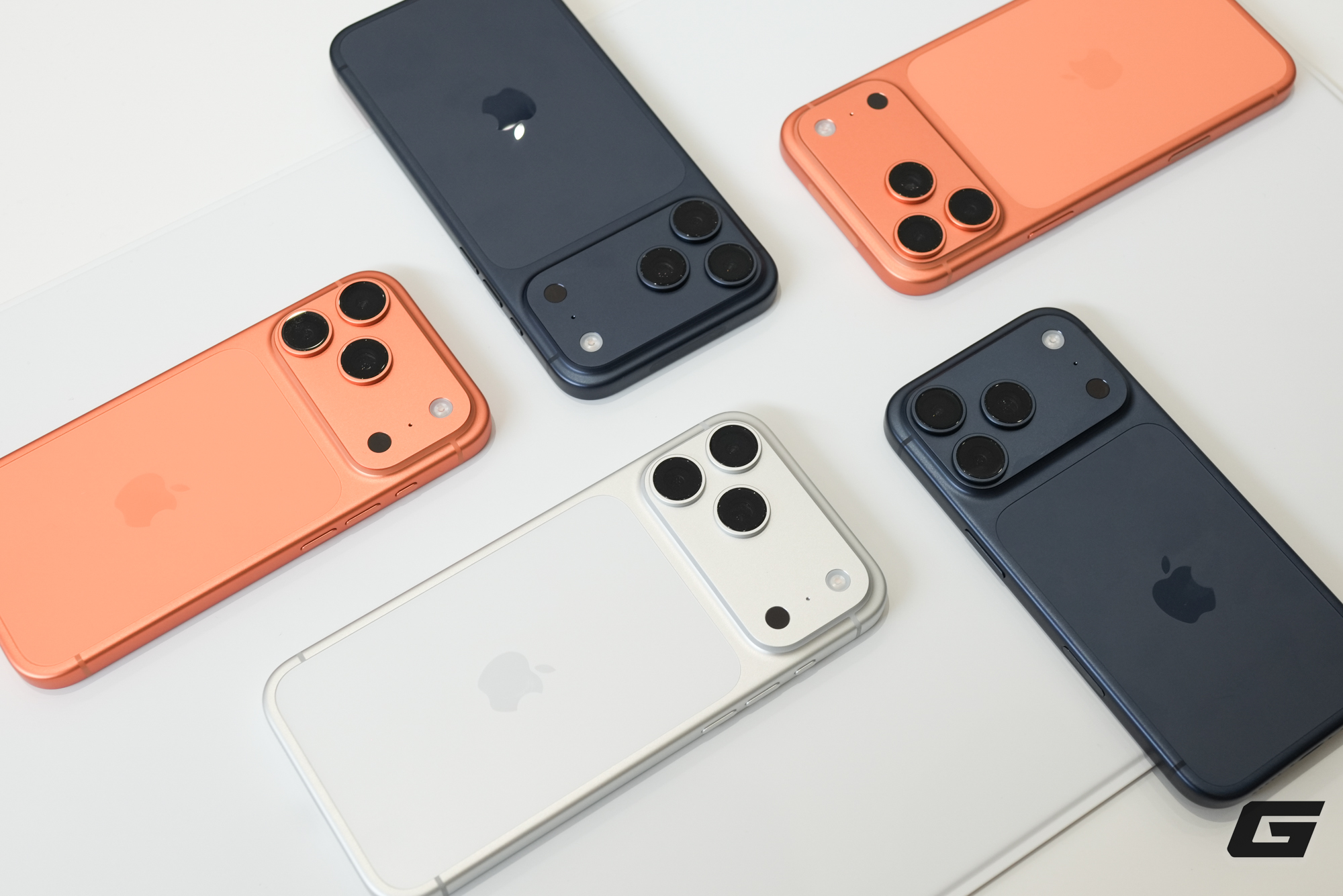 Trên tay iPhone 17 Pro Max tại Mỹ: Camera nâng cấp lớn, bộ ba chip mới A19 Pro + N1 + C1X, pin trâu nhất lịch sử nhưng phải đánh đổi dày và nặng hơn, giá tại Việt Nam cũng cao hơn- Ảnh 6. Trên tay iPhone 17 Pro Max tại Mỹ: Camera nâng cấp lớn, bộ ba chip mới A19 Pro + N1 + C1X, pin trâu nhất lịch sử nhưng phải đánh đổi dày và nặng hơn, giá tại Việt Nam cũng cao hơn- Ảnh 6.