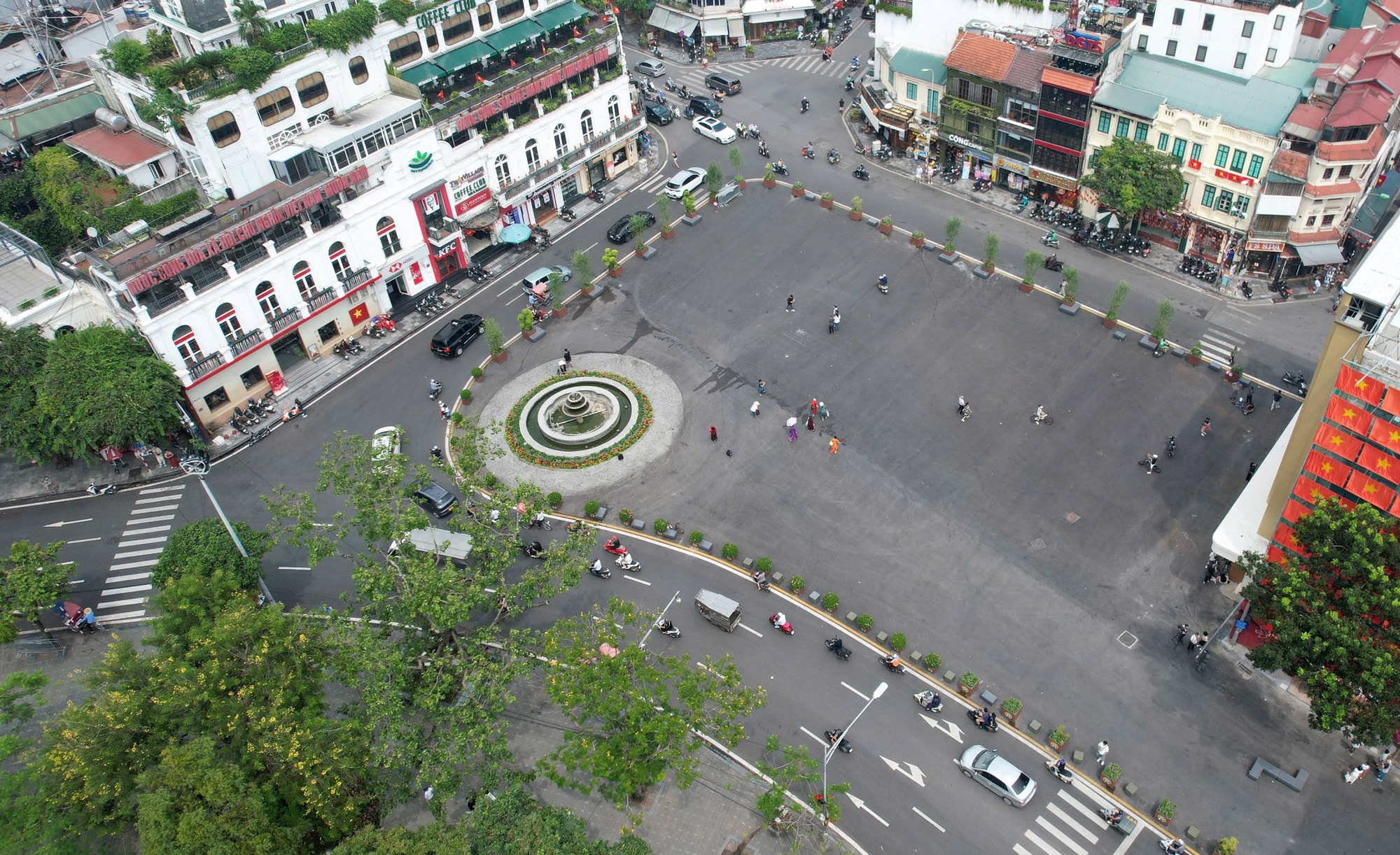Đơn vị tư vấn thiết kế nói Quảng trường Đông Kinh Nghĩa Thục "gần gũi với không gian phố cổ"- Ảnh 2.
