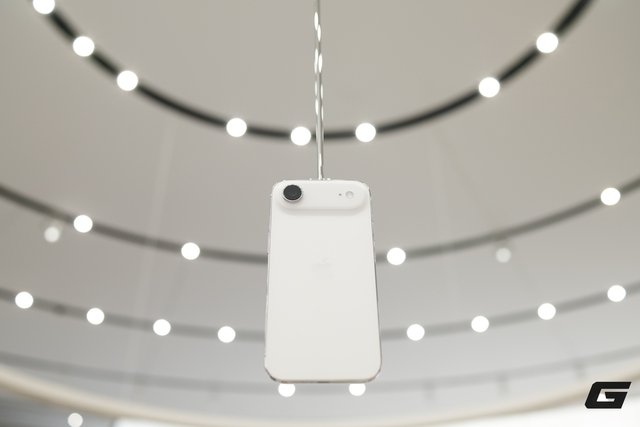 IPhone Air siêu mỏng ra mắt: Đối thủ đáng gờm của Galaxy S25 và iPad Pro - Ảnh 1. IPhone Air siêu mỏng ra mắt: Đối thủ đáng gờm của Galaxy S25 và iPad Pro - Ảnh 1.