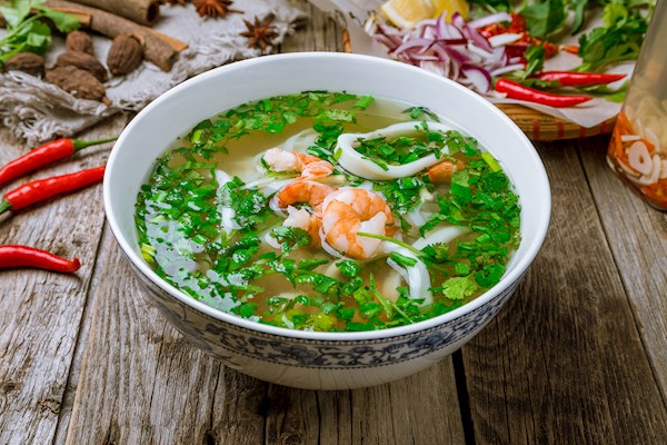 Không phải bún thang, món ăn chỉ từ 50.000 đồng/bát này mới là hương vị Việt lọt top ngon nhất thế giới - Ảnh 1.