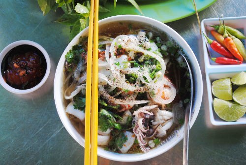 Không phải bún thang, món ăn chỉ từ 50.000 đồng/bát này mới là hương vị Việt lọt top ngon nhất thế giới - Ảnh 6.