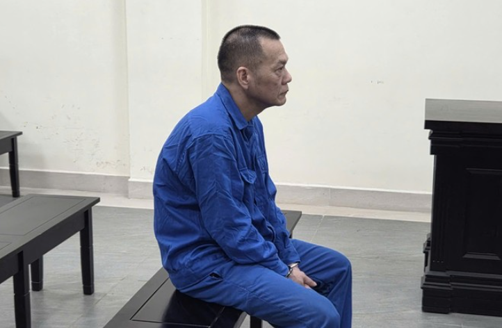 Bảo vệ đâm đồng nghiệp tại chung cư gây tổn hại sức khỏe 53 % nhận 13 năm tù - Ảnh 1.