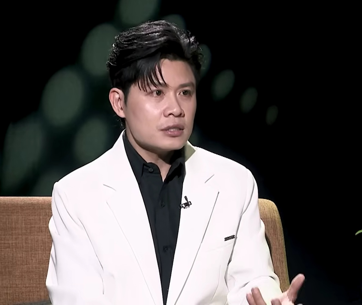 Nguyễn Văn Chung nói thẳng: "Có những người hát thiếu 2 câu tâm đắc của tôi"- Ảnh 1. Nguyễn Văn Chung nói thẳng: "Có những người hát thiếu 2 câu tâm đắc của tôi"- Ảnh 1.