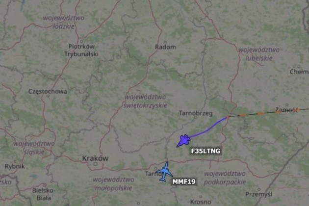 Chiến đấu cơ Ba Lan và NATO chặn UAV xâm phạm không phận Ba Lan - Ảnh 1.