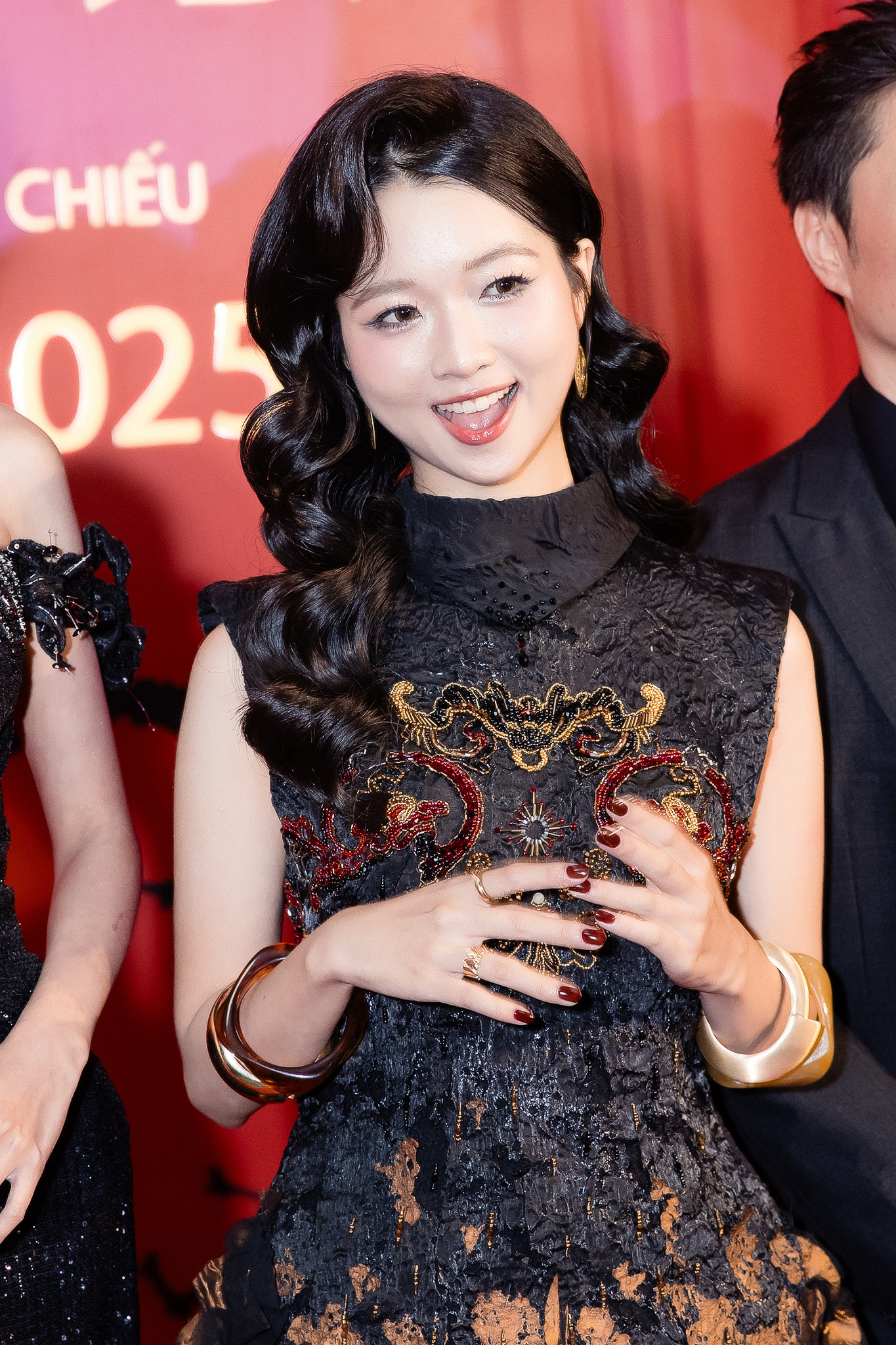 Clip hot: Sao nhí đắt show nhất Việt Nam dậy thì thành đại mỹ nhân, đứng thở thôi cũng cuốn trôi mọi ánh nhìn- Ảnh 1.