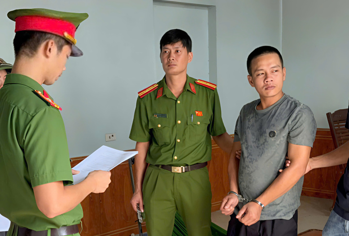 Bắt giam Lăng Văn Duyệt ngược đãi con ruột tại Bắc Ninh - Ảnh 1. Bắt giam Lăng Văn Duyệt ngược đãi con ruột tại Bắc Ninh - Ảnh 1.