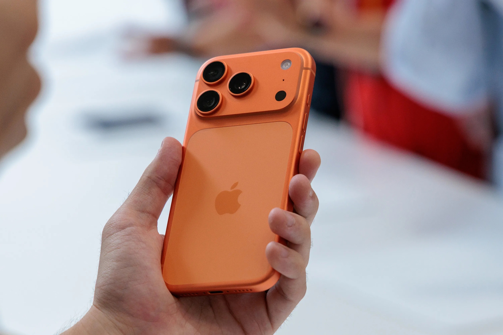 Trên tay iPhone Air siêu mỏng và iPhone 17 Pro Max: Có Đáng để sở hữu không? - Ảnh 8.