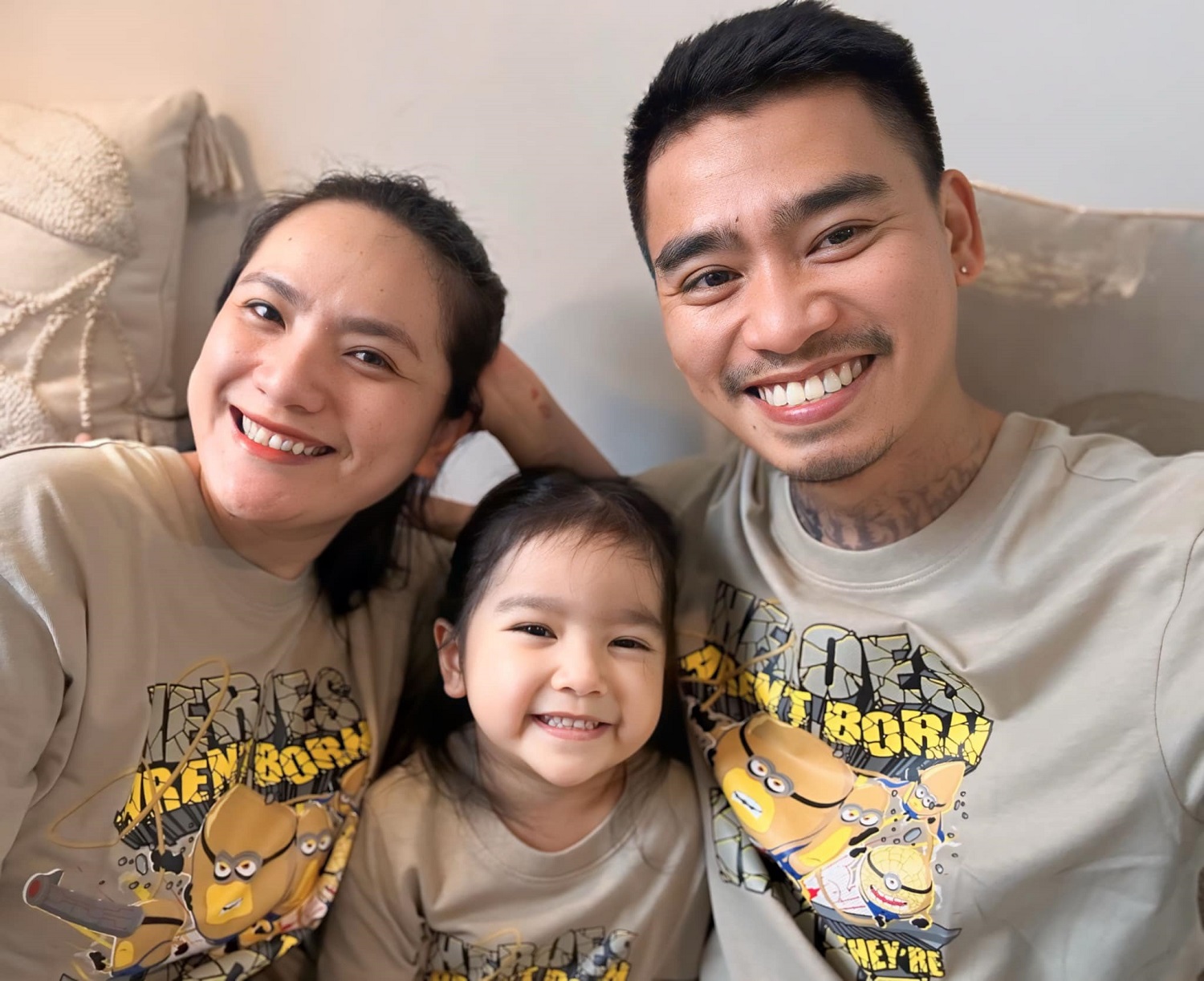 Kim Hải: “Hồi đó tôi chưa biết cách tạo niềm tin cho vợ khi đóng cảnh nhạy cảm” - Ảnh 4.