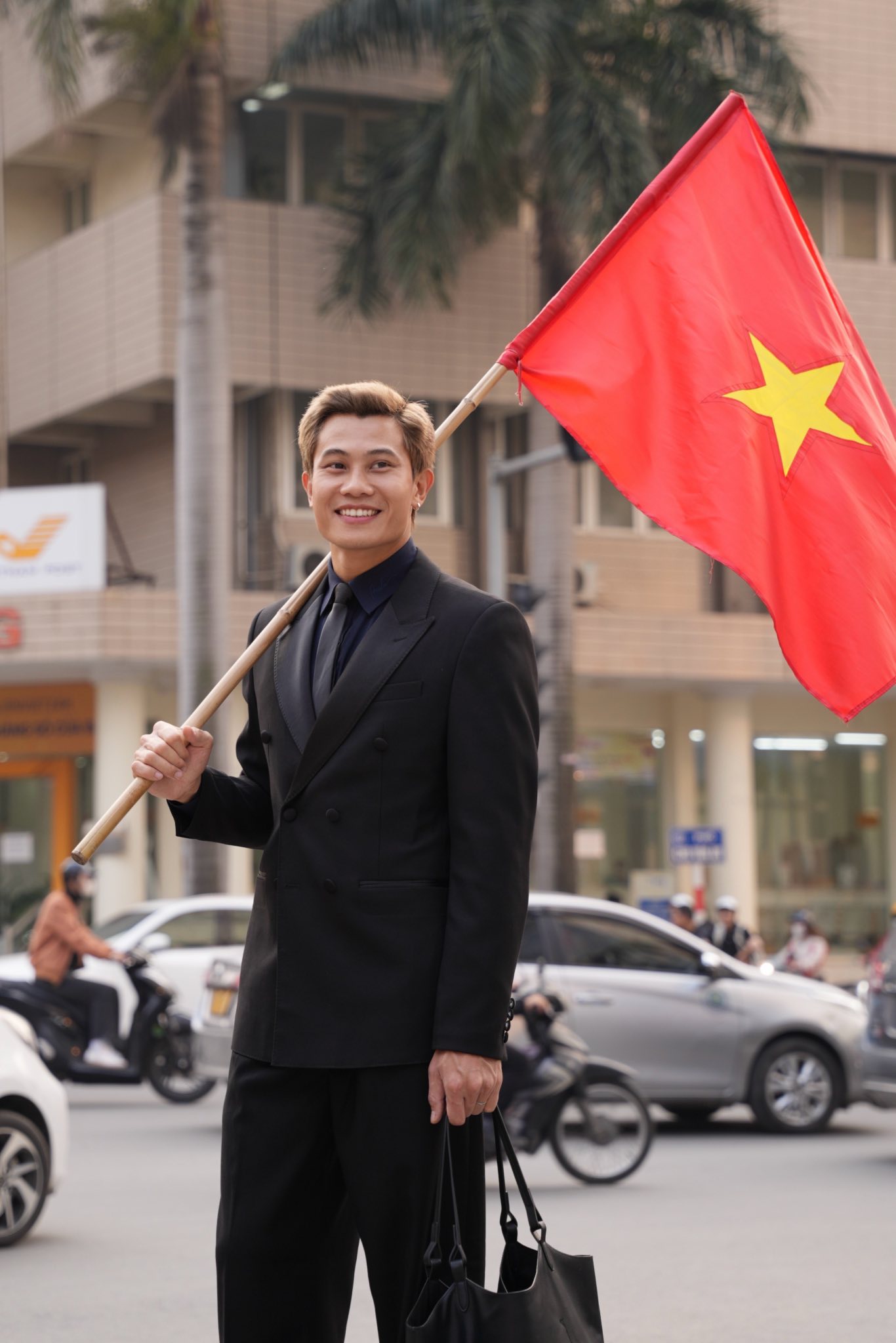 Phương Nam phim Mưa Đỏ: “Đây là đỉnh điểm của sự tự hào, mãn nguyện”- Ảnh 4.