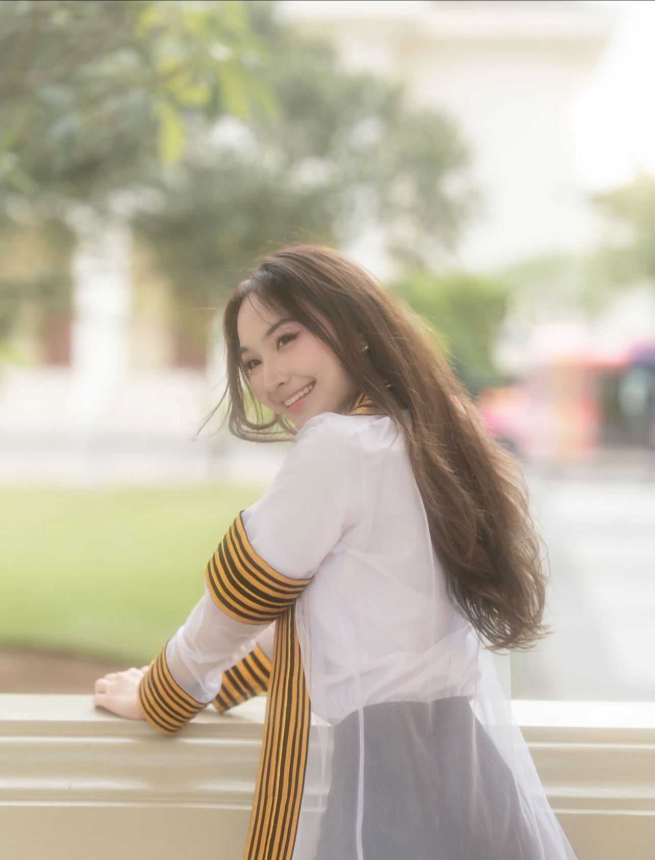 Ái nữ nhà HLV Kiatisuk xinh như hoa hậu, từng được "đẩy thuyền" với Văn Toàn nay hẹn hò trai đẹp y khoa gây sốt! - Ảnh 9. Ái nữ nhà HLV Kiatisuk xinh như hoa hậu, từng được "đẩy thuyền" với Văn Toàn nay hẹn hò trai đẹp y khoa gây sốt! - Ảnh 9.