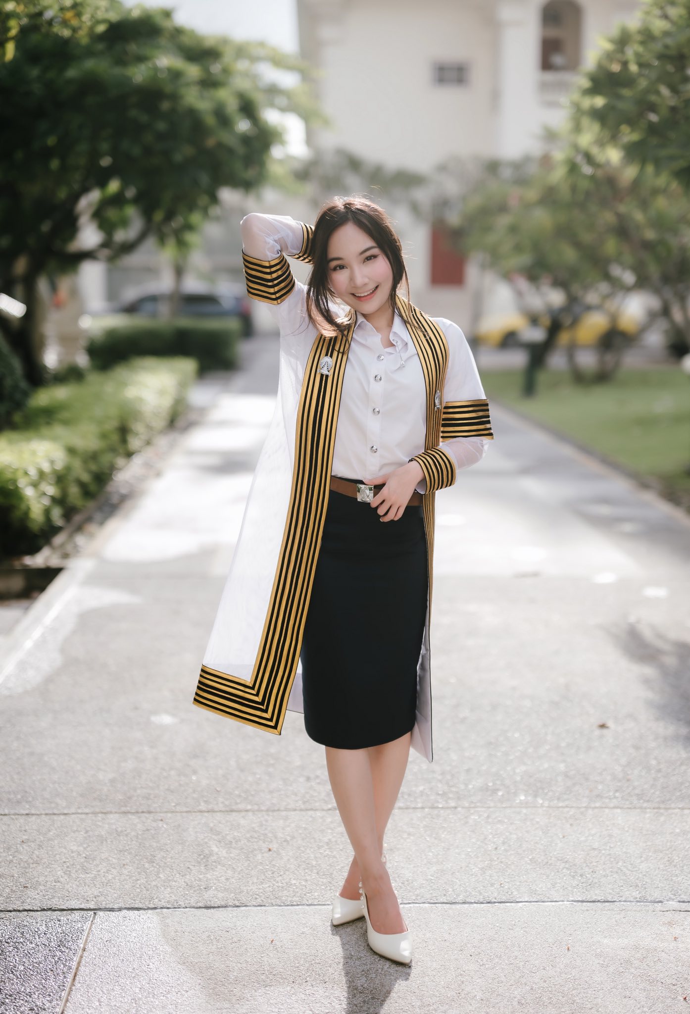 Ái nữ nhà HLV Kiatisuk xinh như hoa hậu, từng được "đẩy thuyền" với Văn Toàn nay hẹn hò trai đẹp y khoa gây sốt! - Ảnh 8. Ái nữ nhà HLV Kiatisuk xinh như hoa hậu, từng được "đẩy thuyền" với Văn Toàn nay hẹn hò trai đẹp y khoa gây sốt! - Ảnh 8.