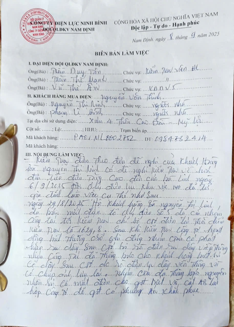 Cụ bà U80 sốc với hóa đơn điện cao 12 triệu đồng tháng 8 / 2025 tại Ninh Bình - Ảnh 2.