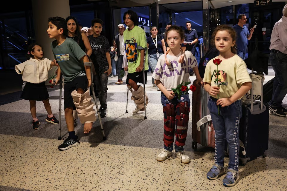 &Aacute;m ảnh của những đứa trẻ Gaza sống s&oacute;t sau bom đạn - Ảnh 1.