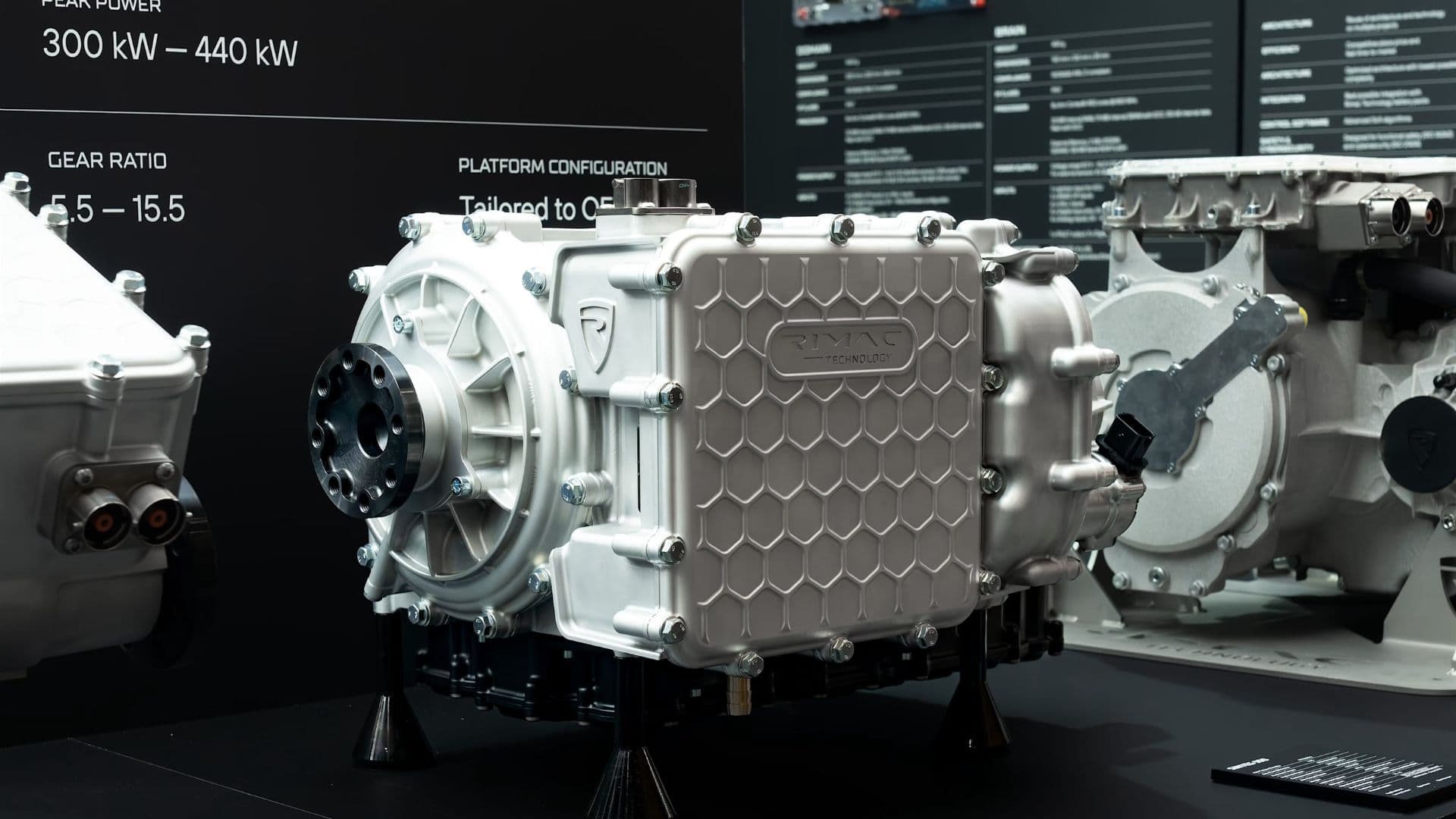 Xuất hiện pin thể rắn sạc nhanh hơn đổ xăng, hoàn toàn không cháy nổ, dự kiến 2027 sản xuất hàng loạt- Ảnh 1.