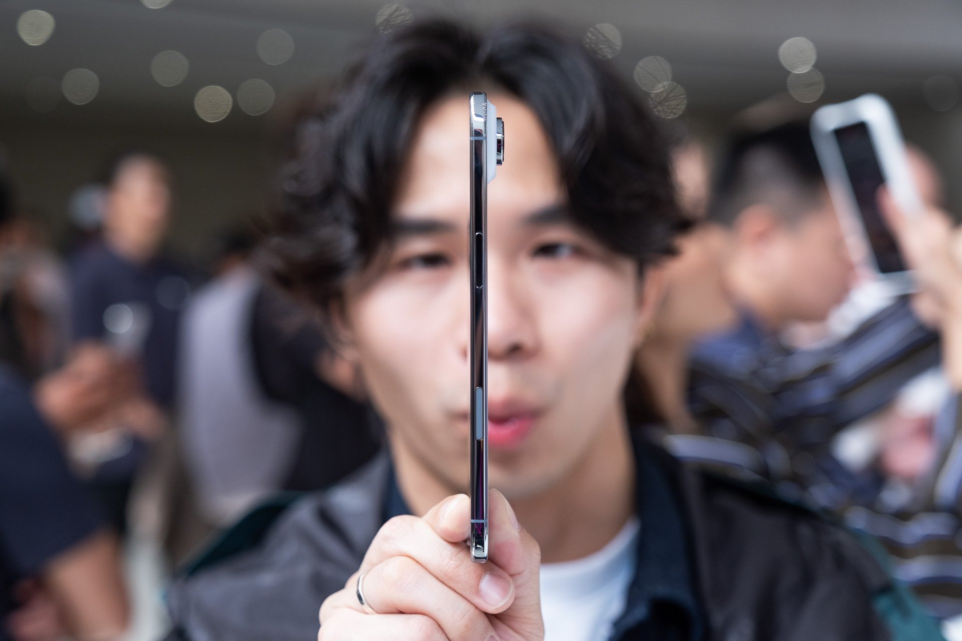 Trên tay iPhone Air siêu mỏng và iPhone 17 Pro Max: Có Đáng để sở hữu không? - Ảnh 2.