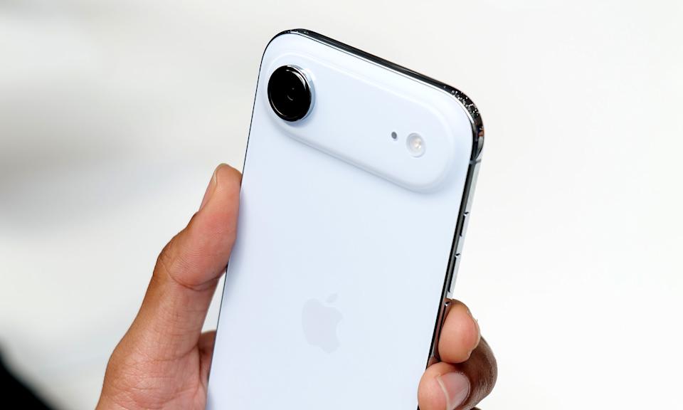Trên tay iPhone Air siêu mỏng và iPhone 17 Pro Max: Có Đáng để sở hữu không? - Ảnh 3.