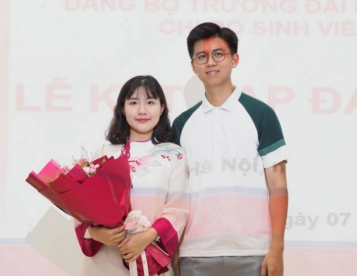 Cặp đôi bác sĩ nội trú Lê Hòai Thương - Nông Mạnh Tiến gây sốt mạng xã hội - Ảnh 2.