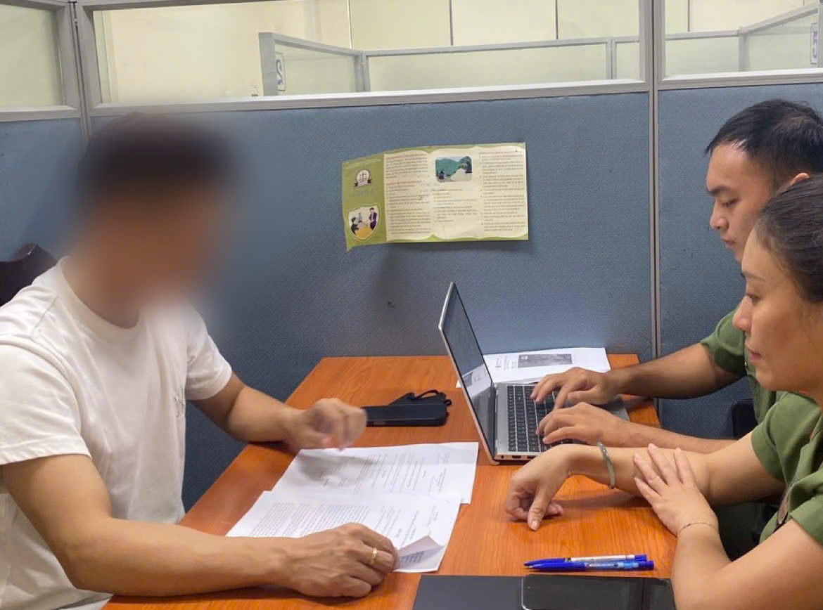 Độ Mixi làm việc với Công an Hà Nội về hành vi sử dụng shisha tại quán Bar - Ảnh 1.